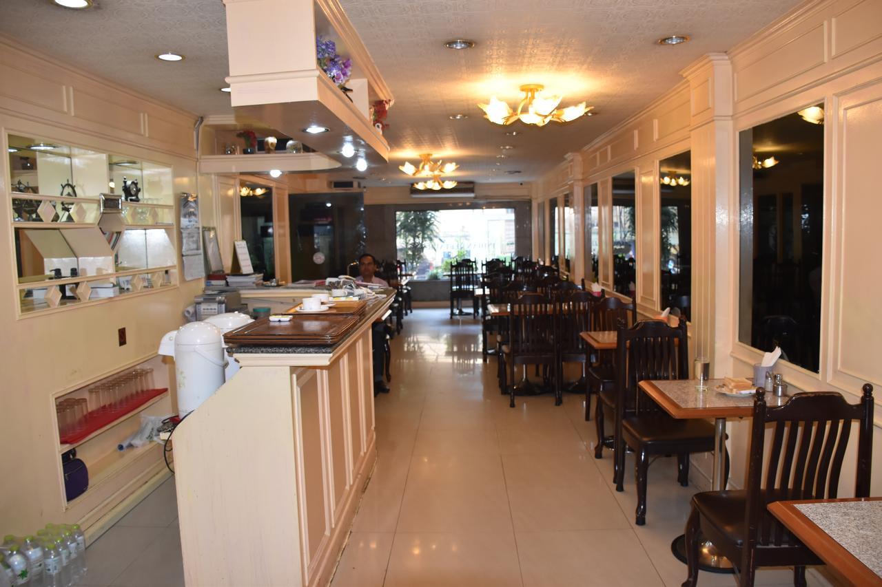 Woodlands Inn Hotel Bangkok Exterior foto